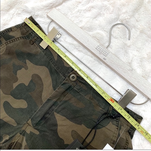 *SOLD* BlankNYC camo cargo cropped green 26 small - Picture 9 of 11